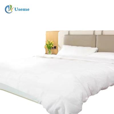 China Polyester Hotel Disposable Products Disposable Linen Sheets For Hotel Use for sale