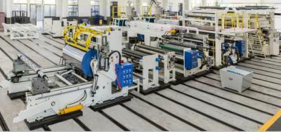 China Doppelte mit Seiten versehene PET 8gsm Schalen-Papierverdrängungs-beschichtende Laminierungs-Maschine zu verkaufen