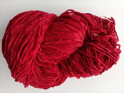 China 1.8Nm Polyester Red Chenille Yarn Acrylic Style Ecru Dyed for sale