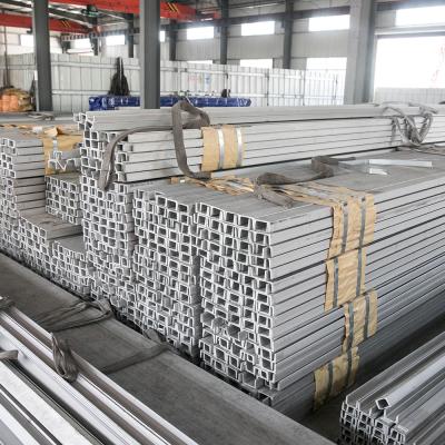 China la barra de hierro en U inoxidable de 1.5-2.5m m, 316l pulió el canal U de acero inoxidable en venta