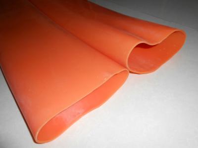 China Extrusão do tubo do silicone da espessura 3-4mm para Sleeving da borracha do rolo/silicone da corona à venda