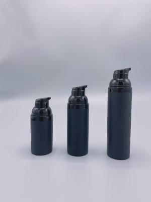 China Flaschenemulsionspumpenlotions-Flasche 30ml 50ml 80ml luftlose Pumpflasche der transparenten schwarzen kosmetischen zu verkaufen