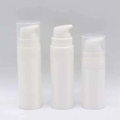 Cina Bottiglie di pompa senza aria di plastica in PP ricaricabili 50 ml 100 ml 150 ml in vendita