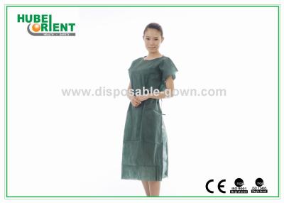 China Protective Disposable Medical Patient Gowns/Disposable Exam Gowns 40 - 45 GSM for sale