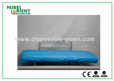China Odorless CPE Disposable Bedsheet For Preventing Blood Pollution for sale