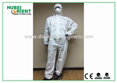 中国 フードのしぶきが付いているタイプ5/6使い捨て可能なつなぎ服はSMSの化学つなぎ服を検査する 販売のため