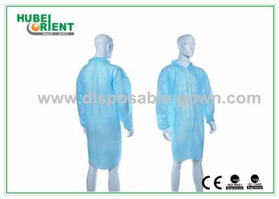 中国 ジッパーの閉鎖が付いている無毒な、非刺激する使い捨て可能な実験室のコートおよび工場のためのワイシャツつば 販売のため