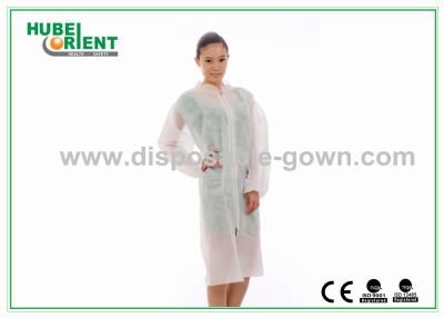China Zip Closure Disposable Medical Use Lab Coat/Visitor Coat In Laboratory for sale