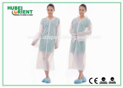 China Disposable White Waterproof PE Visitor Coat With Snaps And Long Sleeves for factory use for sale
