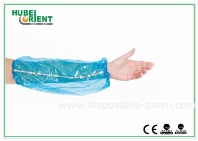 中国 探索可能なPEの腕の使い捨て可能な袖は汚染を防ぐために糸をのための留めることで覆う 販売のため