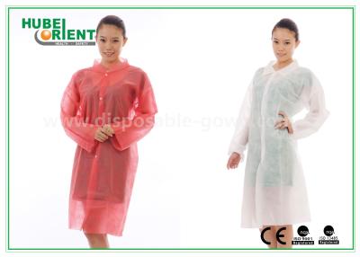 China PP Disposable Lab Coats/Custom Disposable Lab coat Protective With Snap For prevent pollution for sale