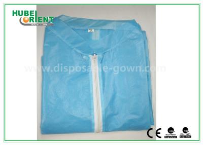 China Coloreado con las capas del laboratorio del uso médico del cierre de cremallera para los trabajadores/la ropa protectora del laboratorio ligero en venta