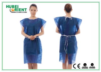 中国 セリウムISOは袖なしで使い捨て可能で忍耐強いガウンの分離のガウンの医学のガウンの手術衣を承認した 販売のため