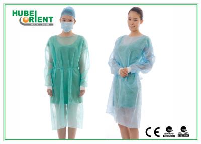 中国 使い捨て可能な分離のガウンによって編まれる袖口の手術衣の実験室の訪問者は病院のためにガウンを着せる 販売のため