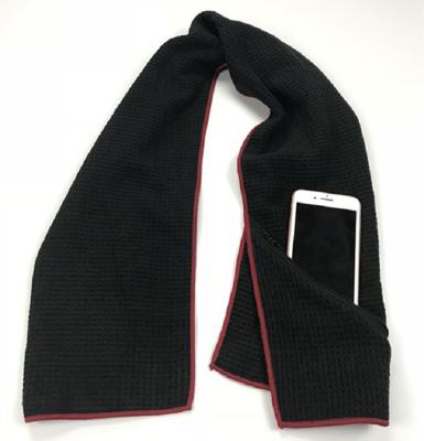 China Black White Golf Microfiber Gym Sport Towel With Zip Pocket Set 40x100 Cm for sale