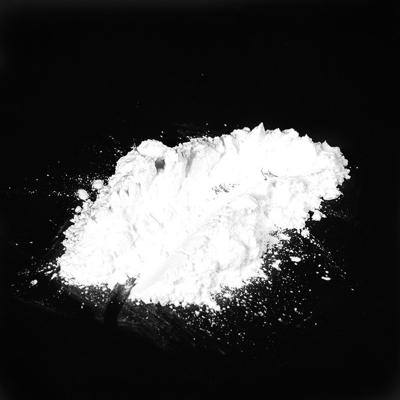 China La resina blanca del copolímero del vinilo del cloruro del polvo para la impresión entinta la adherencia superior en venta