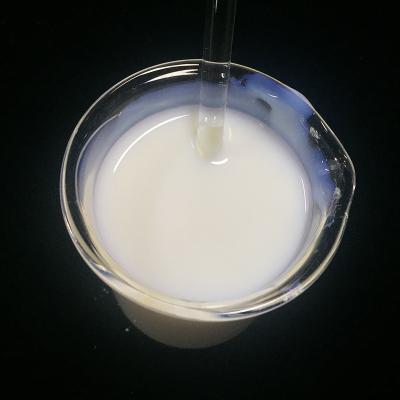 中国 Flexoインクで使用される乳白色の白いアクリルの乳剤の速い乾燥 販売のため