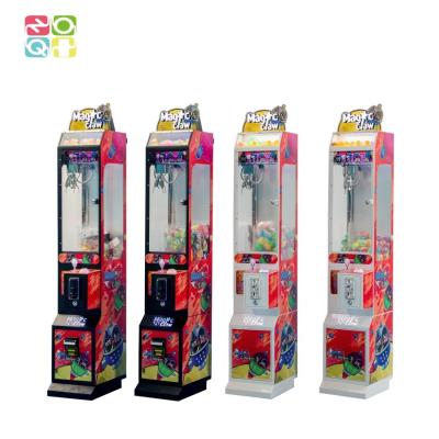 China 3 pulgadas Mini Plush juguete juego de captura de garra grúa máquina con el aceptador de facturas en venta