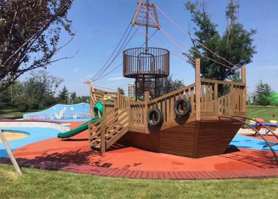 China Un patio más pequeño del equipo de madera del parque del tema del barco al aire libre en venta