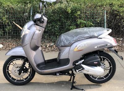 Chine Pneus sans tuyau Mopeds Scooters à moteur Motocycle adultes Scooters électriques Adultes puissants à vendre