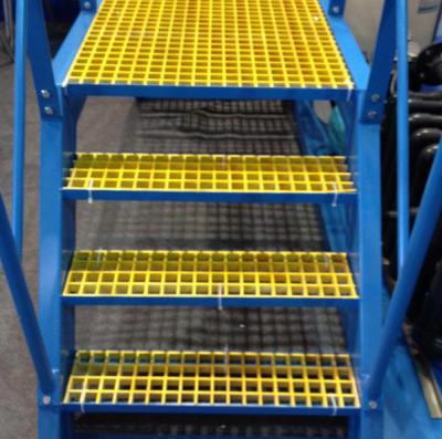 China Yellow Walkway FRP Grating Non Slip Fiberglass Grating Panels 30*30mm Size for sale