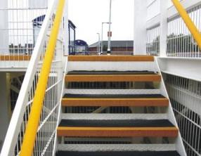 China Safety Protection FRP Handrail System With High Level Tube And Grating Together for sale