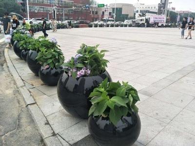 China Polished FRP Hand Lay Up Fiberglass Flower Pot High Temperature Resistance for sale