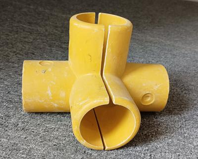 China 50 mm tubo redondo de fibra de vidro FRP mangueira de montagem de cotovelo Base Tee Conector de quatro vias à venda
