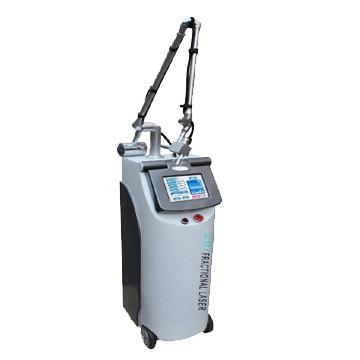 China 10600nm RF CO2 Fractional Laser Machine For Fine Lines And Wrinkles Removal, Acne Scares Reduction for sale