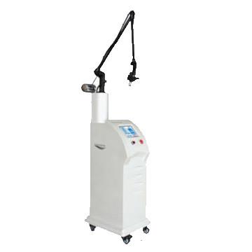 China RF CO2 Fractional Laser Beayty Machine For Age Spots, Blemishes Hyper-Pigmentation Reduction for sale