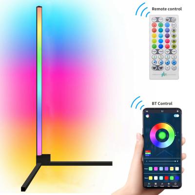 China New 150CM Modern Smart App control Standing RGB LED Corner Floor Lamp for Living Room à venda