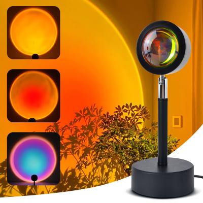 China 2022 New High Quality Sunset Projector Lamp LED Sunset 180 Degree Rotation Projection Light Lamp for Home Decoration à venda