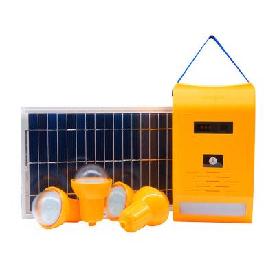 China LiFePO4 Battery With 4 Bulb Portable Solar Lighting System Phone Charger Power Station for sale
