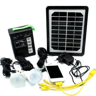 Cina Factory Price Portable Mini Solar Home Lighting System Kit With USB Charging in vendita