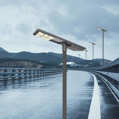 China 60w 100W Integrated Solar Street Light With Move Sensor And Time Control à venda