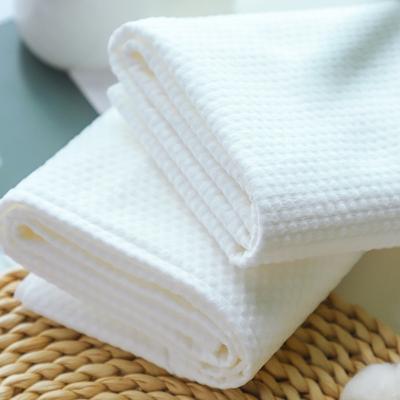 China 40cmx80cm Embossed Biodegradable Disposable Towels for sale