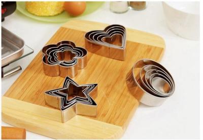 中国 RK Bakeware China Foodservice NSF Stainless Steel Cake Mold Cookie Cutter Mousse Ring For Baking Tools 販売のため