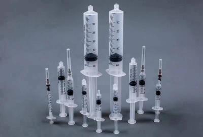 Chine Tolérance médicale du moulage par injection de tuyauterie d'aiguille 0.02mm avec la cavité multi à vendre