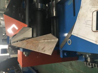 China rollo del panel de bocadillo de 0.4mm-0.8m m que forma el acero inoxidable de la máquina en venta