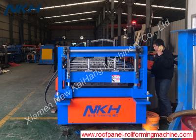 China 0.7mm Corrugated Roof Panel Roll Forming Machine 25m/min for sale