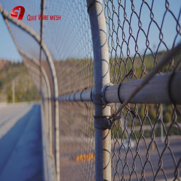 Quality 2.5mm-3.0mm Hot DIP Galvanized Chain Link Fence for sale