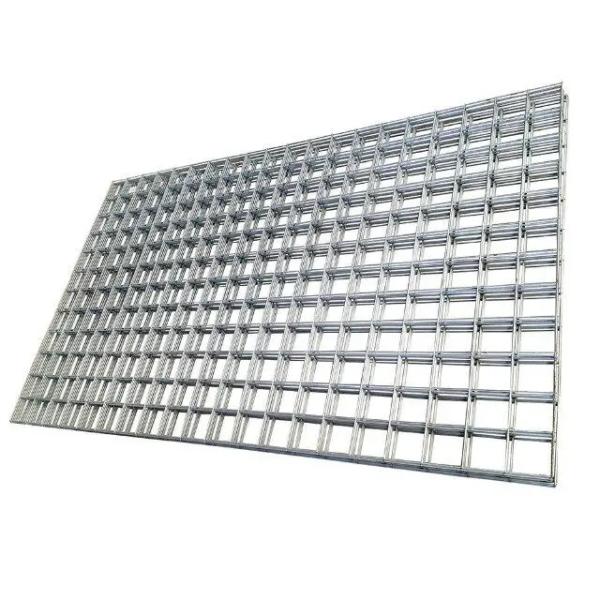 Quality Newest Hot Sale Net Surface Is Smooth And Beautiful And Practical 3/8 Inch Galvanized Pvc Coated Welded Wire Mesh for sale