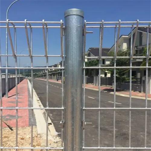 Quality Roll Top Triangle Bending Brc Welded Wire Mesh Fence for sale