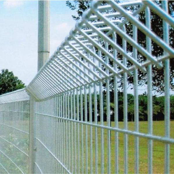 Quality Wholesale Hot Sale Price Per Meter Iron Fence Ornamental Steel Welded Curved 3d for sale