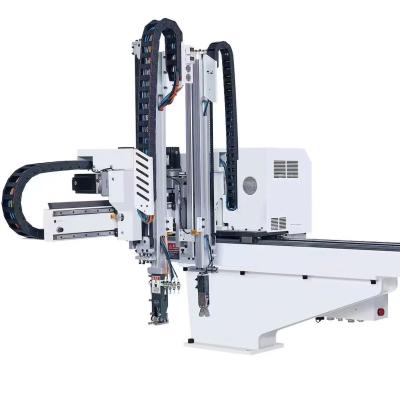 China 3 Axis Servo Driven Injection Molding Robots 900mm Vertical Arm for sale