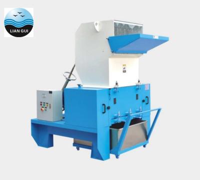 China Recycling Granulating Plastic Crusher Machine For Wasted Buckets Fruit Basket Middle Speed Te koop