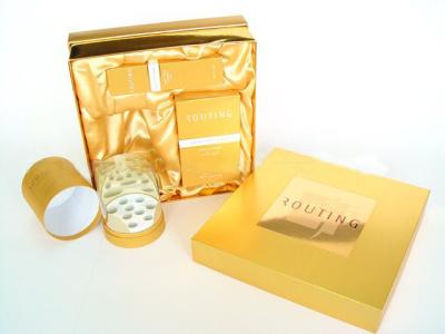 Китай Картонные коробки подарка изготовленного на заказ золота присутствующие для свадьбы продается
