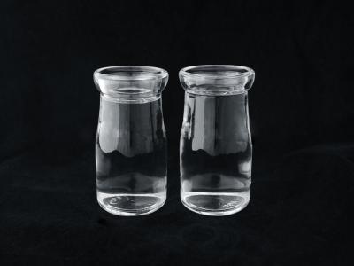 China Personalizado imprimindo a bebida de vidro clara engarrafa 115ML com tampão dos PP à venda