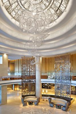China Indoor Decoration Creative Hall Crystal Chandelier High-End Places en venta