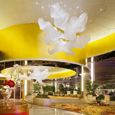 中国 Ballrooms Woven Net Beautiful Crystal Chandelier Elegant Luxury Stunning Crystal Chandeliers 販売のため